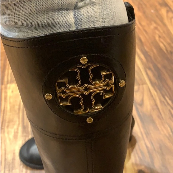 Boots 👢 - Picture 7 of 8